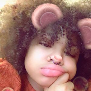 Meet your Posher, Maxine